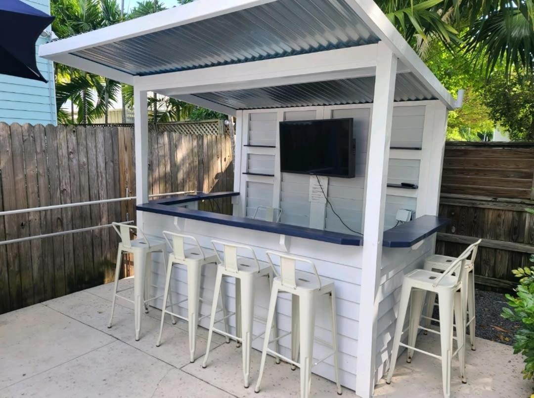 Duval Street Suite W Parking And Pool Key West Exteriör bild